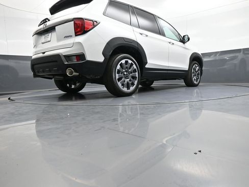 Certified 2024 Honda Passport EX-L image 30