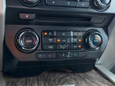 Used 2017 Ford F450 Lariat w/ Lariat Ultimate Package AWD/4WD image 36