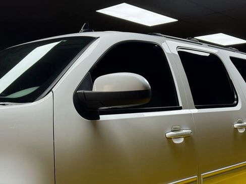 Used 2012 Chevrolet Suburban LT image 9