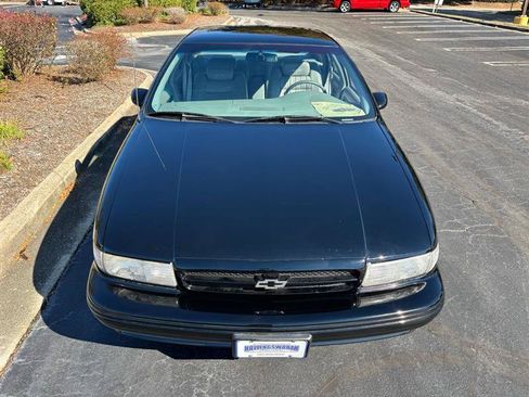Used 1994 Chevrolet Caprice SS RWD image 3