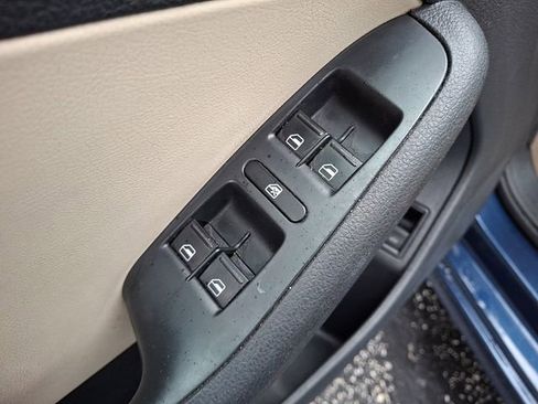 Used 2012 Volkswagen Jetta SE image 24