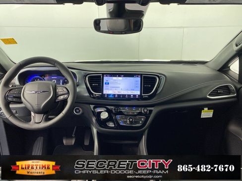 New 2026 Chrysler Pacifica Limited w/ S Appearance Package image 29