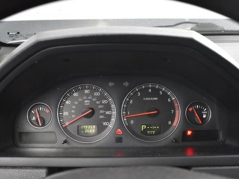 Used 2004 Volvo XC90 2.5T AWD/4WD image 11