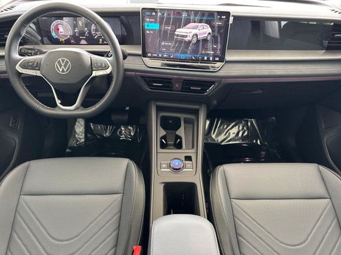 New 2026 Volkswagen Tiguan SE AWD/4WD image 12