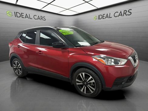 Used 2019 Nissan Kicks SV FWD image 3