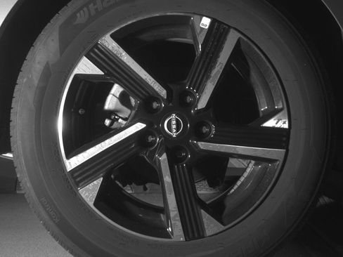 Used 2025 Nissan Sentra SV FWD image 15
