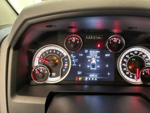 Used 2018 RAM 1500 Big Horn AWD/4WD image 12