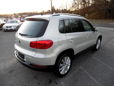 Used 2012 Volkswagen Tiguan SE image 5