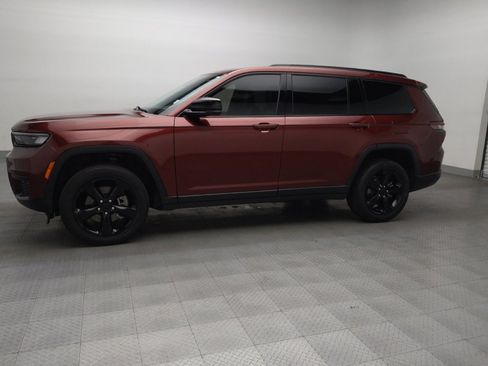 Used 2023 Jeep Grand Cherokee L Laredo image 2
