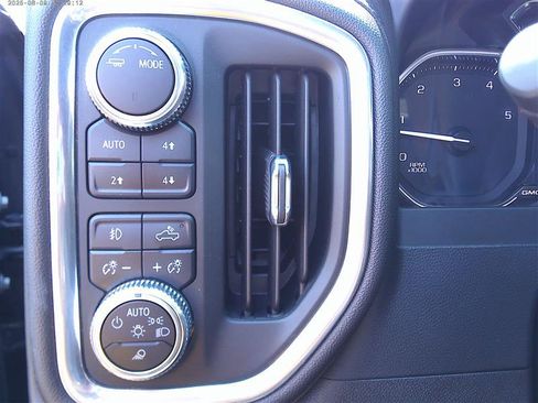Used 2022 GMC Sierra 2500 SLT AWD/4WD image 19