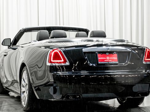 Used 2017 Rolls-Royce Dawn RWD image 44