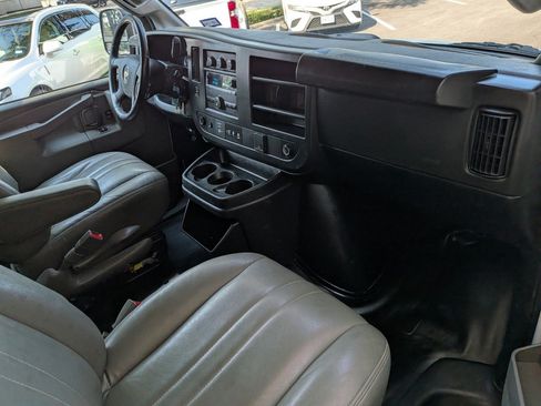 Used 2023 Chevrolet Express 3500 LS RWD image 15