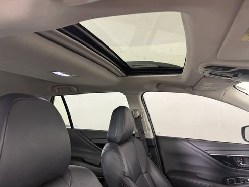 Used 2025 Subaru Outback Limited AWD/4WD image 11