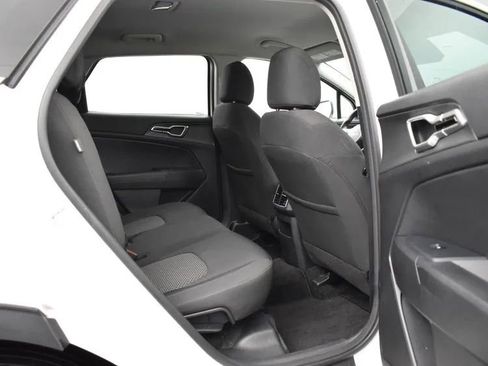 Used 2024 Kia Sportage LX image 19