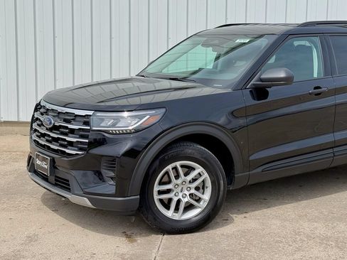 New 2026 Ford Explorer Active AWD/4WD image 2