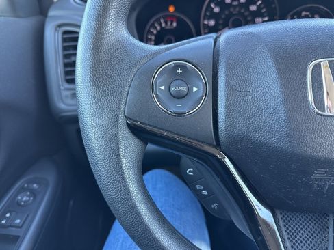 Used 2017 Honda HR-V LX image 16