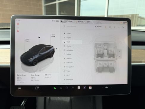 Used 2025 Tesla Model Y Long Range RWD image 21
