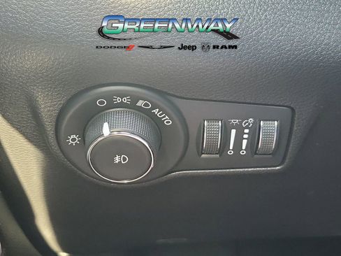 Used 2022 Jeep Compass Latitude image 18