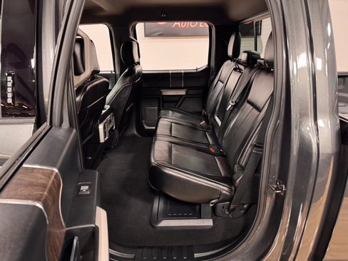 Used 2020 Ford F350 Lariat w/ Chrome Package image 16