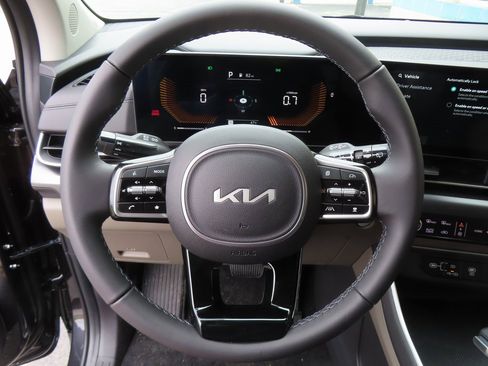 New 2026 Kia Carnival image 4