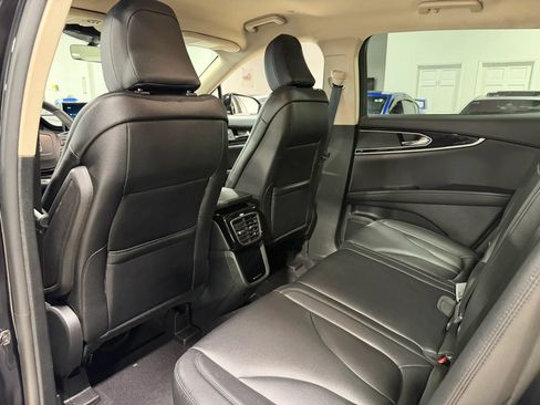 Used 2023 Lincoln Nautilus AWD w/ Premium Package image 26