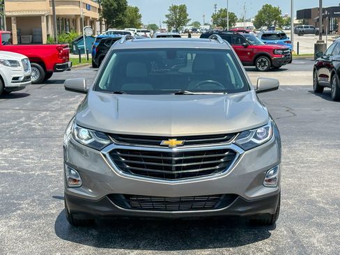 Used 2018 Chevrolet Equinox LT w/ Sun & Infotainment Package FWD image 3