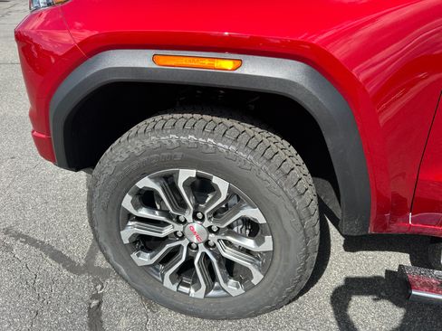 New 2026 GMC Canyon Denali AWD/4WD image 4