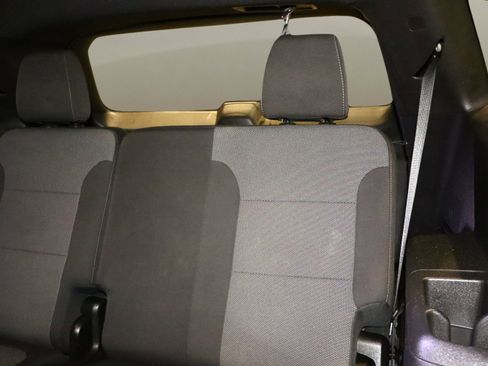 Used 2023 Chevrolet Traverse LT image 17