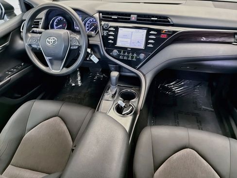 Used 2020 Toyota Camry LE FWD image 12
