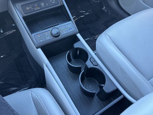 Used 2025 Hyundai Kona Limited image 40