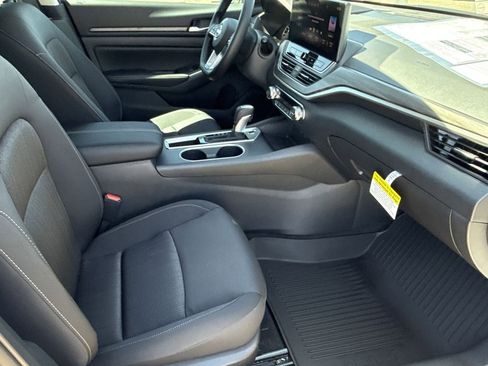 New 2025 Nissan Altima 2.5 SV w/ SV Special Edition Package image 11