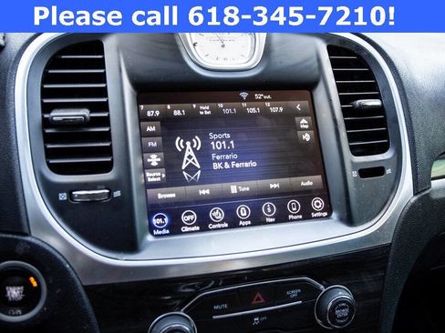 Used 2018 Chrysler 300 Touring L image 33