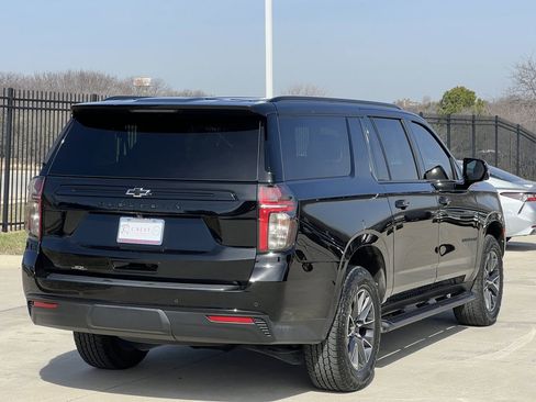 Used 2024 Chevrolet Suburban Z71 w/ Luxury Package image 4