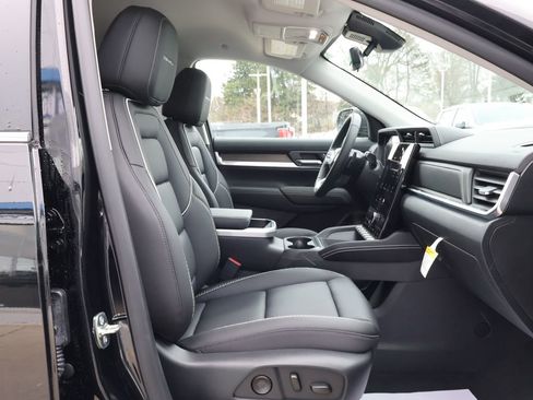 New 2026 GMC Terrain Denali w/ LPO, Floor Liner Package AWD/4WD image 33