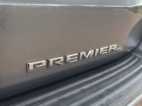 Used 2021 Chevrolet Tahoe Premier w/ Premium Package RWD image 31