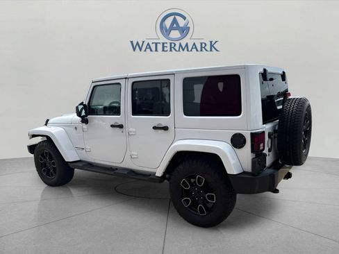 Used 2018 Jeep Wrangler Unlimited Sahara AWD/4WD image 4