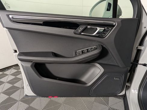 New 2026 Porsche Macan S image 25