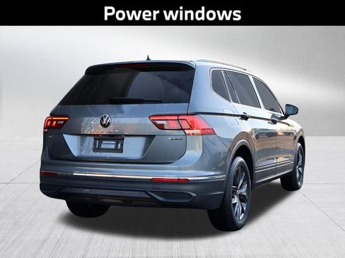 Used 2024 Volkswagen Tiguan SE image 6