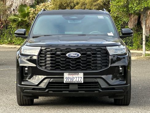 Used 2025 Ford Explorer ST-Line w/ Premium Package RWD image 8