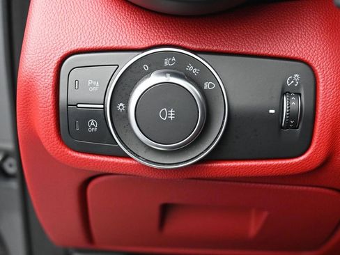 Used 2018 Alfa Romeo Giulia Ti image 15