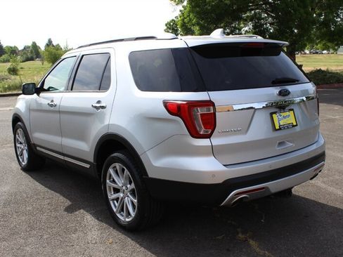 Used 2016 Ford Explorer Limited AWD/4WD image 3