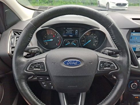Used 2017 Ford Escape Titanium w/ Equipment Group 301A AWD/4WD image 18