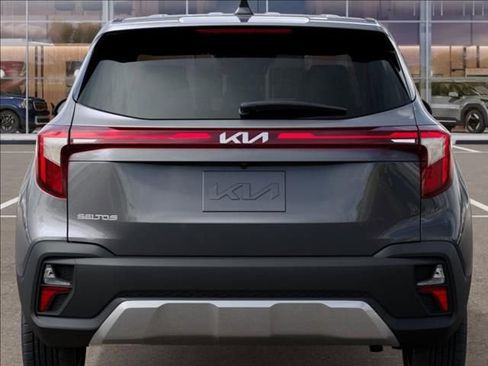 New 2026 Kia Seltos LX FWD image 13