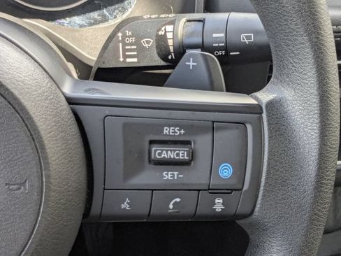 Used 2024 Nissan Rogue SV FWD image 28