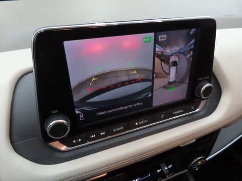 Used 2021 Nissan Rogue SV image 20