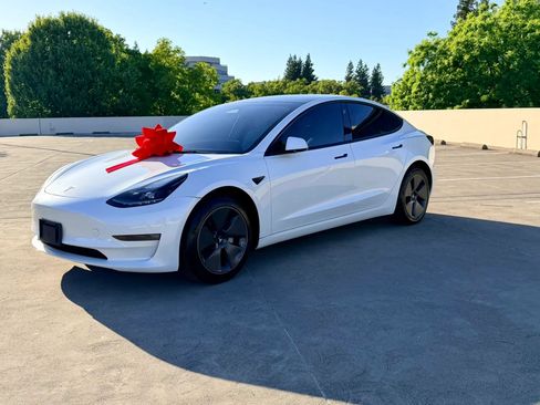 Used 2023 Tesla Model 3 Standard Range RWD image 15