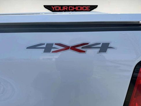 Used 2021 Chevrolet Colorado LT w/ Fleet Safety Package image 12