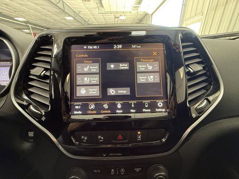 Used 2022 Jeep Cherokee Limited w/ Elite Package AWD/4WD image 30