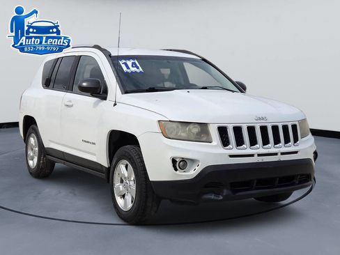 Used 2014 Jeep Compass Sport w/ Power Value Group FWD image 2