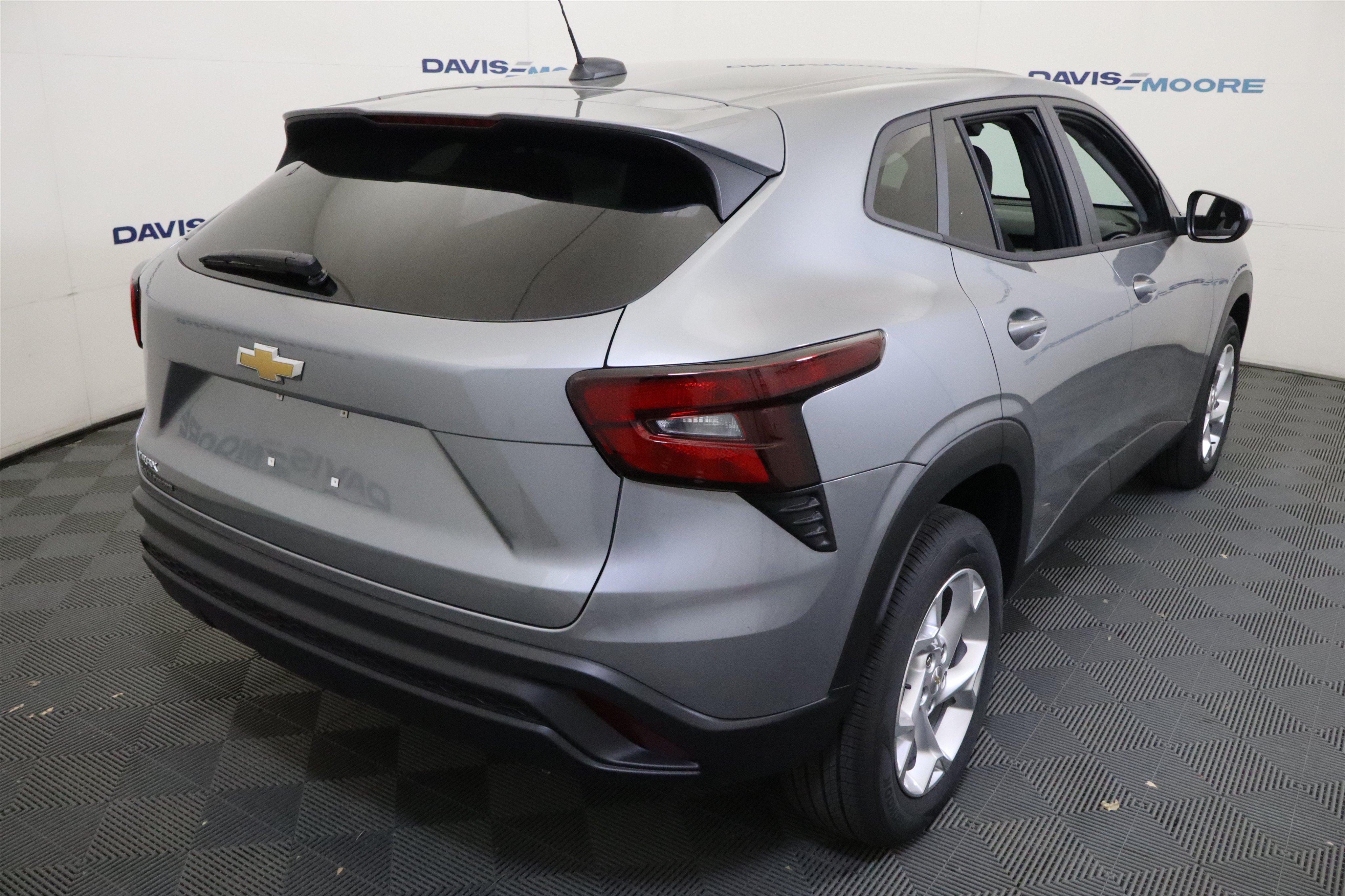 New 2026 Chevrolet Trax LS w/ LS Convenience Package FWD image 6